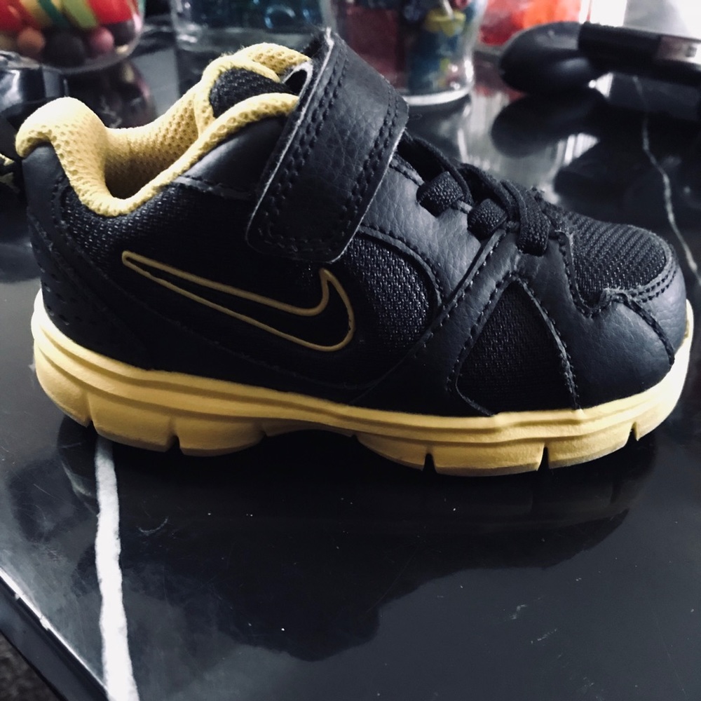 Shoe